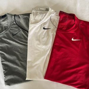 EUC S/3 Nikepro Drifit size Large shortsleeve